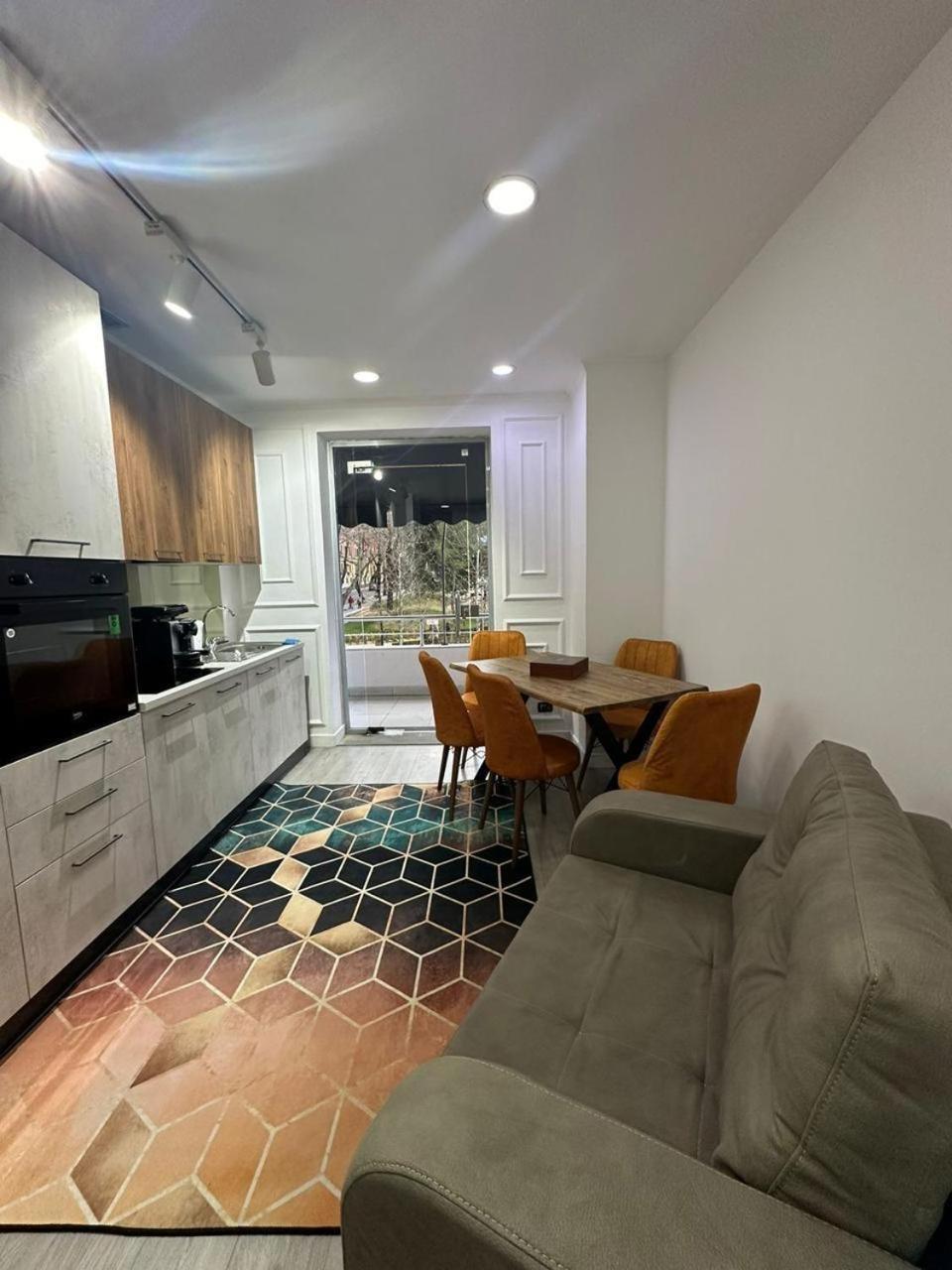 Park View Central Apartment Tiran Dış mekan fotoğraf